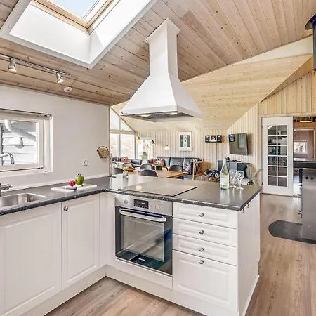 Amazing In Idestrup With Kitchen * Bøtø By